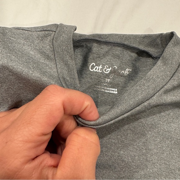 Cat & Jack - Set of 2 Rashguards - 2T - Picture 4 of 4